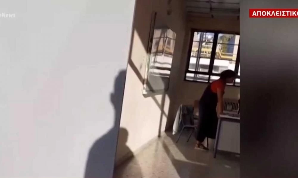 Μαθητές ζητούν από καθηγήτρια να βάλει μάσκα και αυτή τους πετάει έξω!